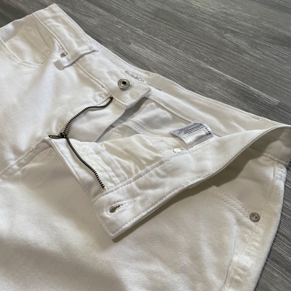 White Curvy Fit Capri Style & Co Women's 12 Denim Summer 5-Pocket Straight Leg - Picture 5 of 12